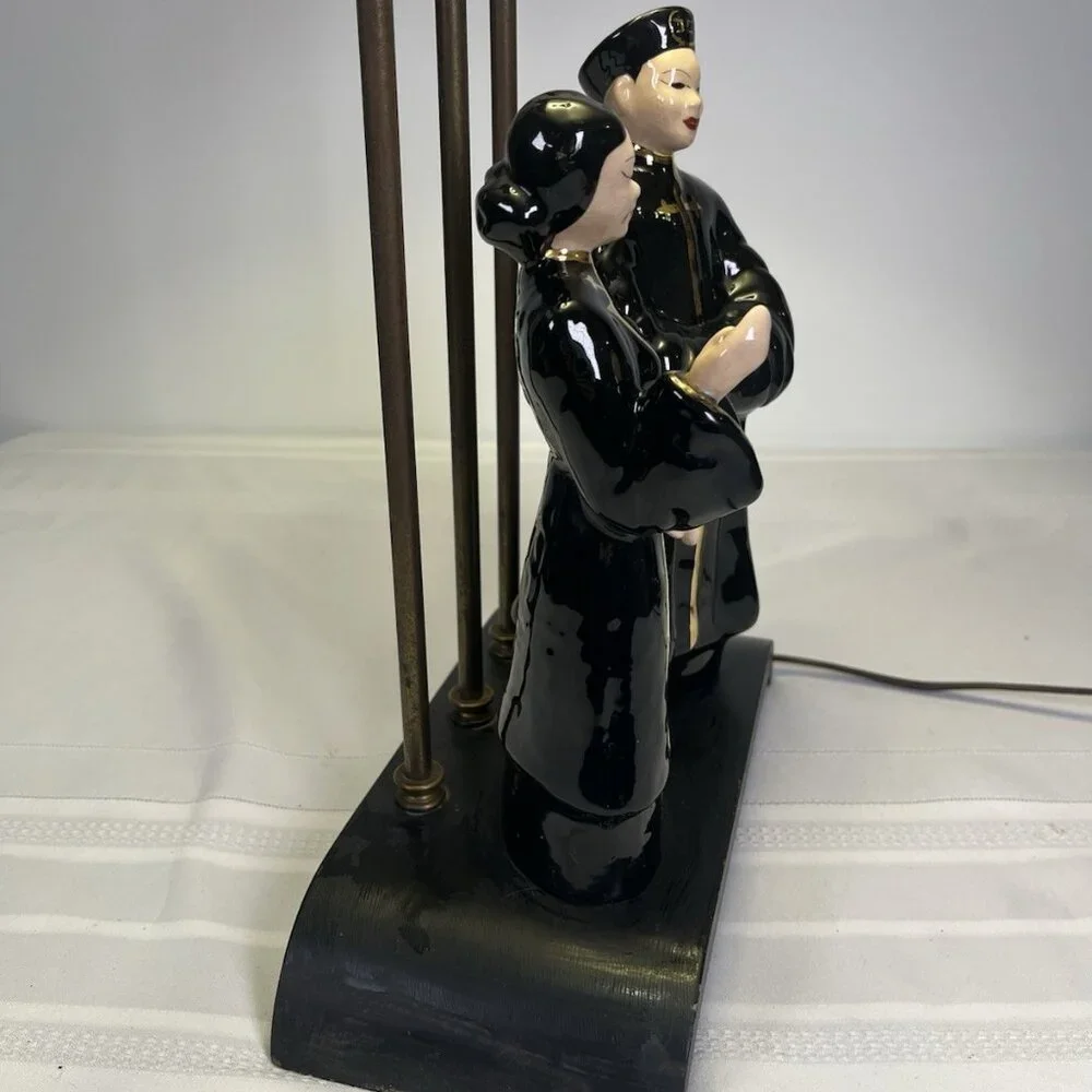 VTG 50s Ceramic Asian Couple Figural Lamp Pagoda MCM Black Gold Oriental Style